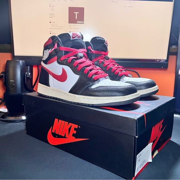 Retro High OG Air Jordan 1 Gym Red - Picture 2 of 8